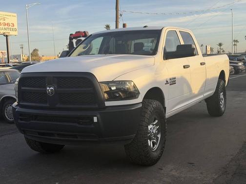 2018 RAM 2500 Tradesman Crew Cab 4x4 8' Box