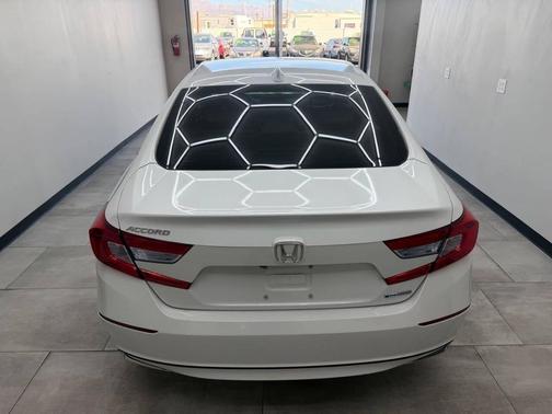 Platinum White Pearl 2020 Honda Accord Hybrid EX