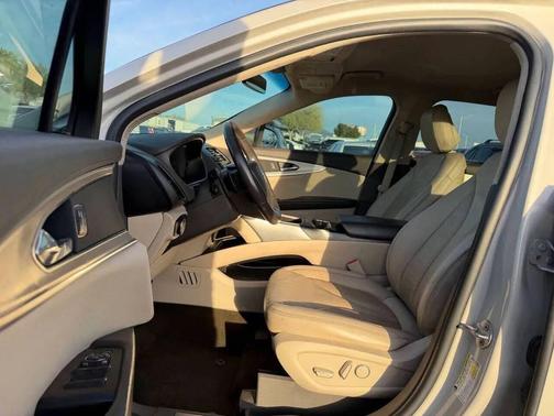 Ceramic Pearl 2020 Lincoln Nautilus Standard