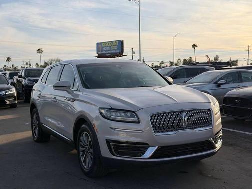 Ceramic Pearl 2020 Lincoln Nautilus Standard