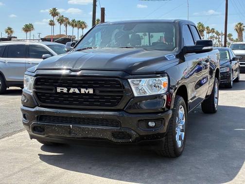 Diamond Black Crystal Pearlcoat 2022 RAM 1500 Big Horn/Lone Star