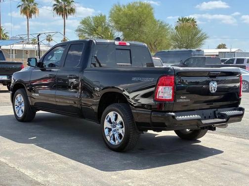Diamond Black Crystal Pearlcoat 2022 RAM 1500 Big Horn/Lone Star