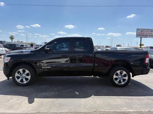 Diamond Black Crystal Pearlcoat 2022 RAM 1500 Big Horn/Lone Star