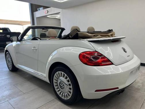 White 2016 Volkswagen Beetle 1.8T SE