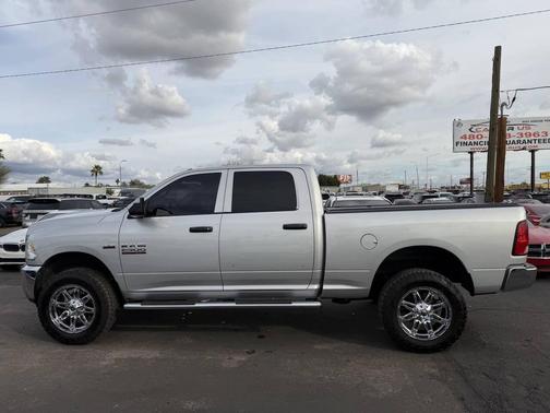 2017 RAM 2500 Tradesman Crew Cab 4x4 6'4' Box
