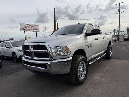 2017 RAM 2500 Tradesman Crew Cab 4x4 6'4' Box