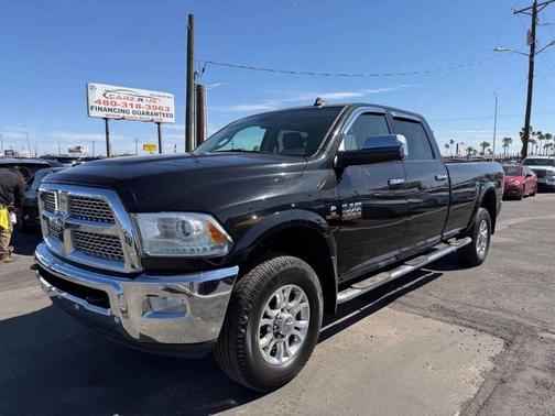 Brilliant Black Crystal Pearlcoat 2016 RAM 3500 Laramie