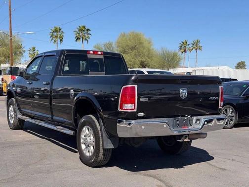 Brilliant Black Crystal Pearlcoat 2016 RAM 3500 Laramie