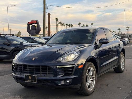 2017 Porsche Macan Base AWD 4dr SUV