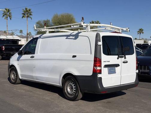 2016 Mercedes-Benz Metris Base