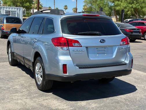 Blue 2013 Subaru Outback 2.5i