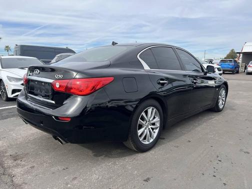 2015 INFINITI Q50 Premium