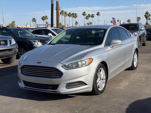 Ingot Silver Metallic 2014 Ford Fusion SE