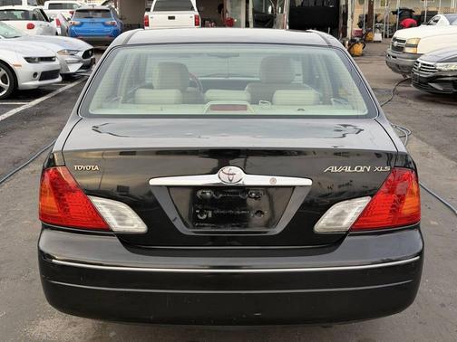 2002 Toyota Avalon XLS