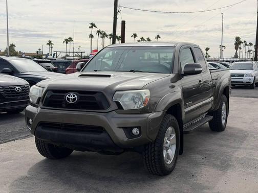 Brown 2013 Toyota Tacoma Base
