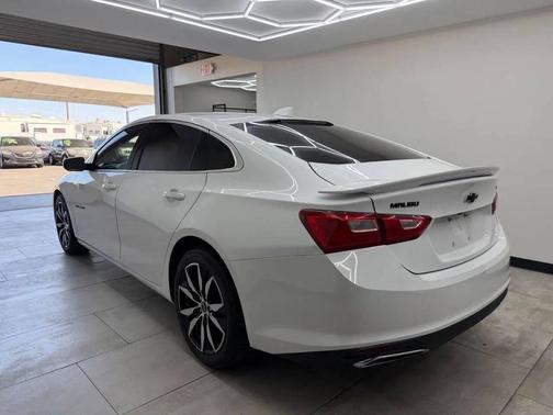 Summit White 2022 Chevrolet Malibu FWD RS