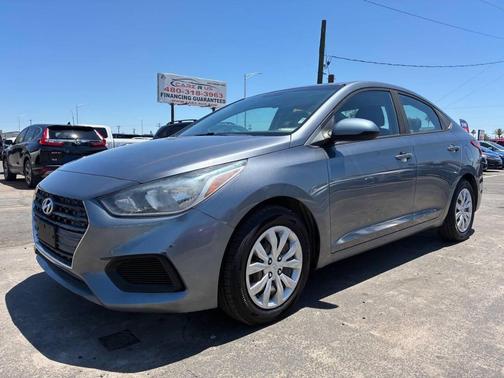 Urban Gray 2018 Hyundai Accent SE