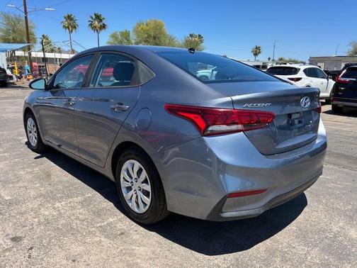 Urban Gray 2018 Hyundai Accent SE
