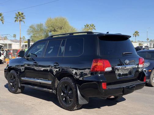 2013 Toyota Land Cruiser Base