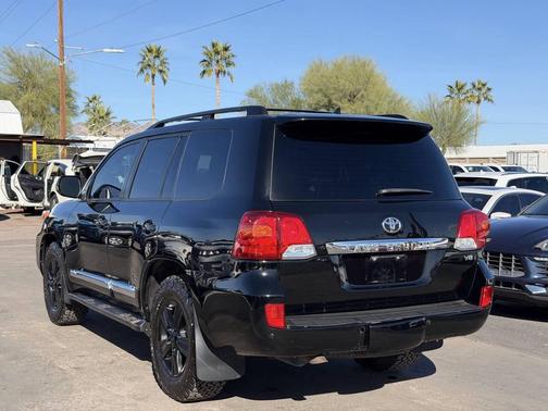 2013 Toyota Land Cruiser Base