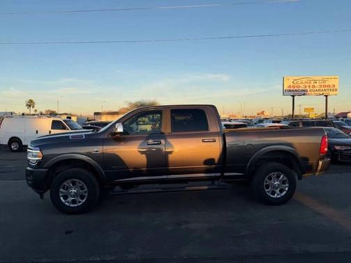Granite Crystal Metallic Clearcoat 2021 RAM 2500 Laramie Crew Cab 4x4 6'4' Box