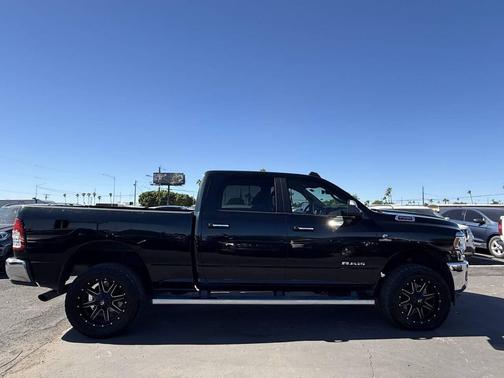 2019 RAM 2500 Big Horn Crew Cab 4x4 6'4' Box