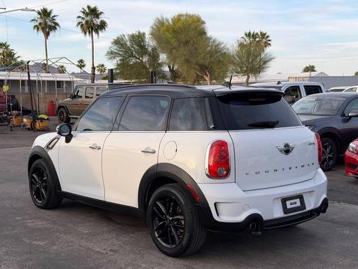 Light White 2016 MINI Countryman Cooper S