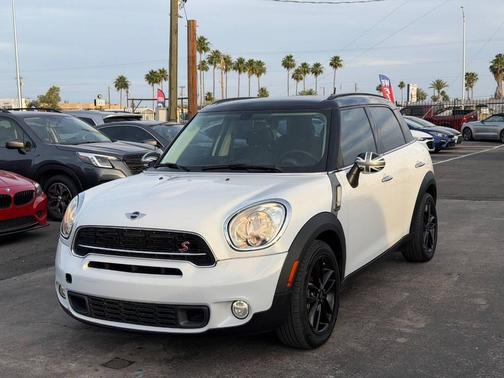 Light White 2016 MINI Countryman Cooper S