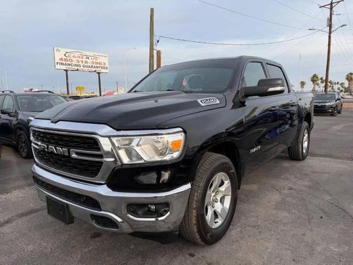 Diamond Black Crystal Pearlcoat 2023 RAM 1500 Big Horn/Lone Star