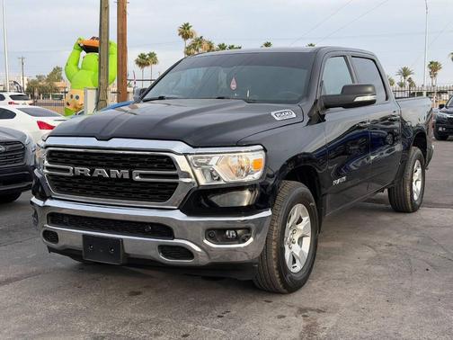 Diamond Black Crystal Pearlcoat 2023 RAM 1500 Big Horn/Lone Star