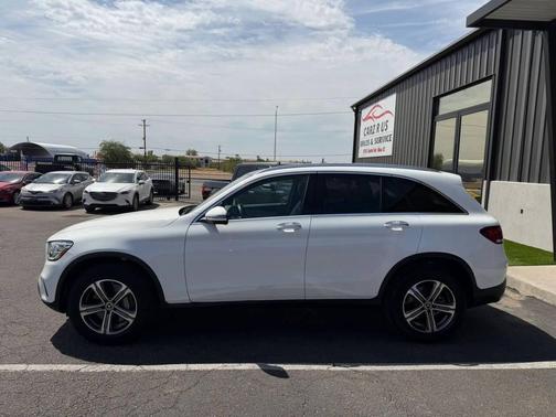 White 2022 Mercedes-Benz GLC 300 4MATIC