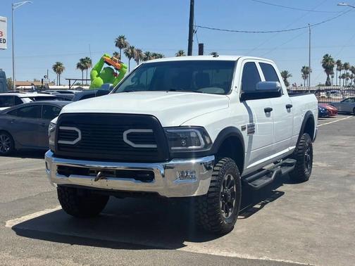 Bright White Clearcoat 2018 RAM 2500 Tradesman Crew Cab 4x4 6'4' Box