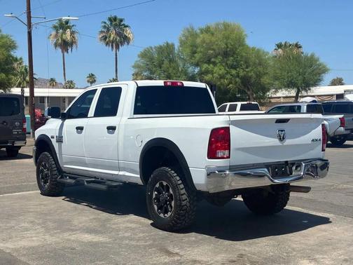 Bright White Clearcoat 2018 RAM 2500 Tradesman Crew Cab 4x4 6'4' Box