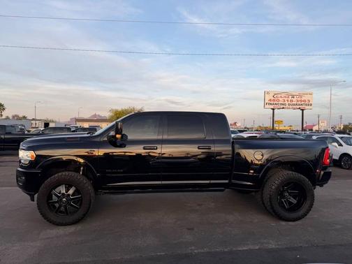 Diamond Black Crystal Pearlcoat 2019 RAM 3500 Limited Mega Cab 4x4 6'4' Box