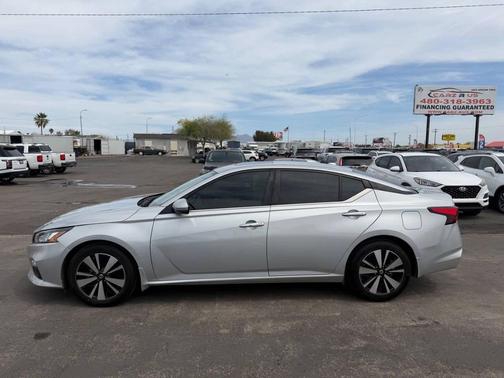 Brilliant Silver Metallic 2022 Nissan Altima 2.5 SV