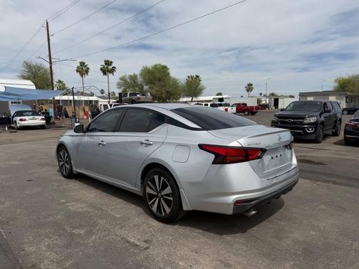 Brilliant Silver Metallic 2022 Nissan Altima 2.5 SV