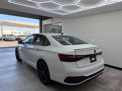 Pure White 2025 Volkswagen Jetta 1.5T S