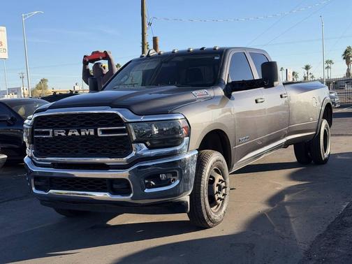 2019 RAM 3500 Tradesman Crew Cab 4x4 8' Box