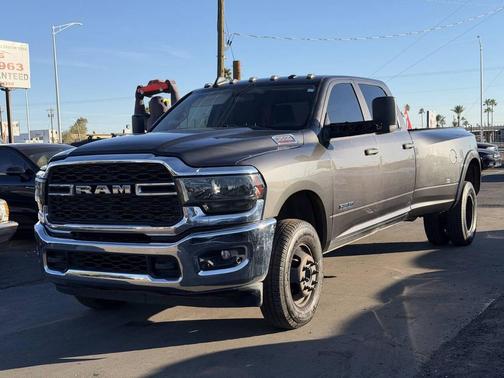 2019 RAM 3500 Tradesman Crew Cab 4x4 8' Box