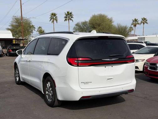 Bright White Clearcoat 2021 Chrysler Pacifica Touring