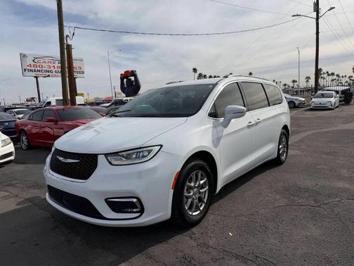 Bright White Clearcoat 2021 Chrysler Pacifica Touring