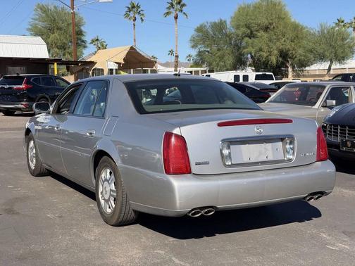 2005 Cadillac DeVille Base