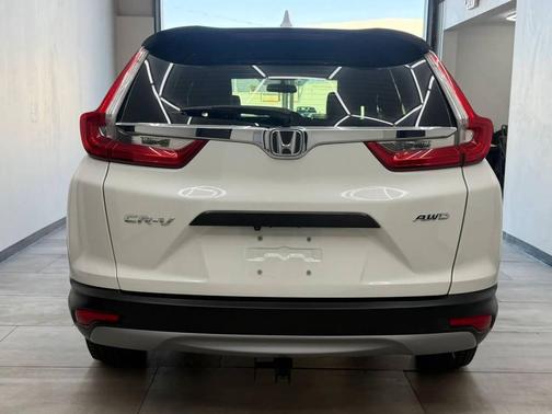 Platinum White Pearl 2019 Honda CR-V LX