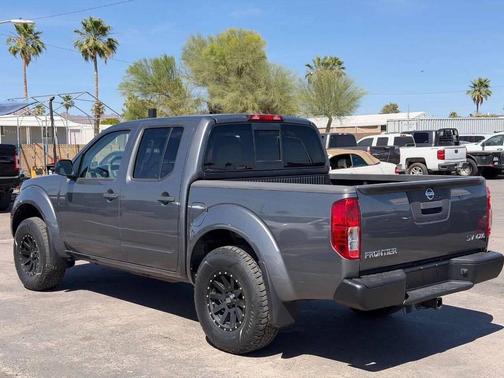 Gun Metallic 2019 Nissan Frontier SV