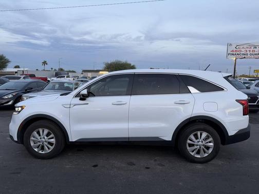 2023 Kia Sorento LX