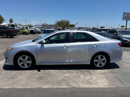 Classic Silver Metallic 2013 Toyota Camry SE