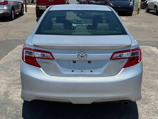 Classic Silver Metallic 2013 Toyota Camry SE