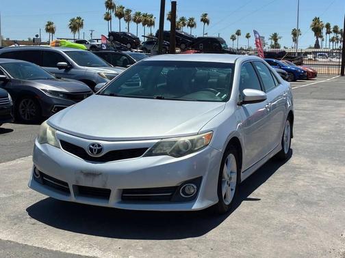 Classic Silver Metallic 2013 Toyota Camry SE