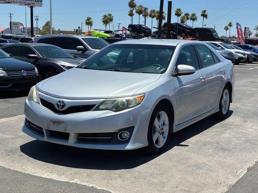 Classic Silver Metallic 2013 Toyota Camry SE