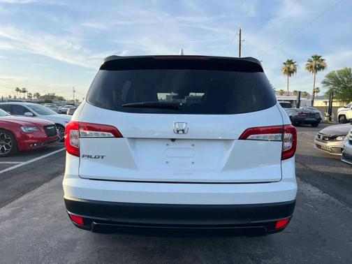 Platinum White Pearl 2021 Honda Pilot 2WD LX